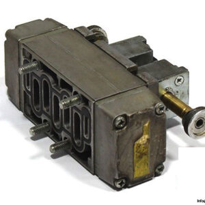 bosch-0-820-025-502-double-solenoid-valve-1