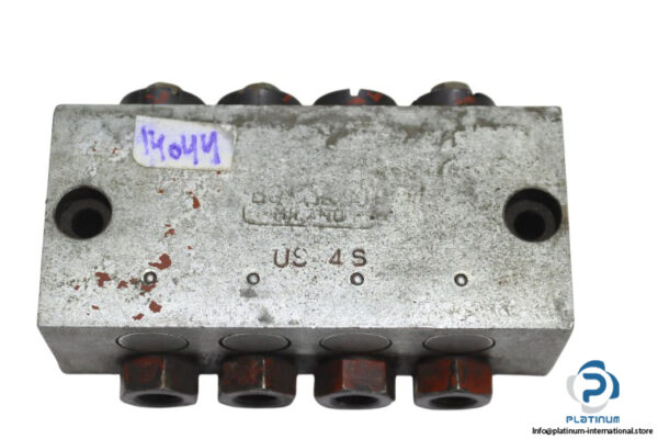 US-4S-divider-valve-used-1