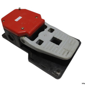 pizzato-PA-20101-single-foot-switch-(new)