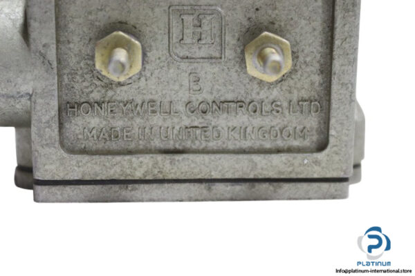 honeywell-8ZE-N3-limit-switch-(used)-1