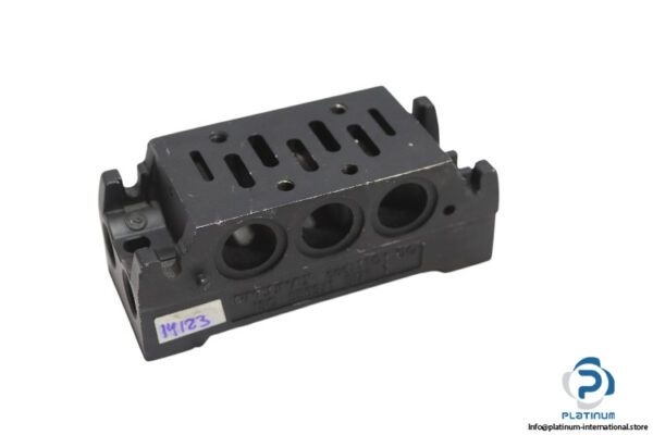 pneumax-1101.00-pneumatic-control-valve-base-(used)