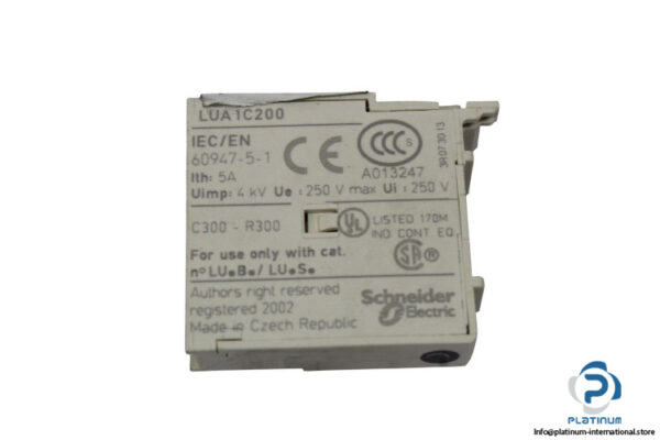 schneider-LUA1C200-signalling-contact-(used)-1