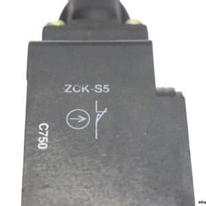 telemecanique-XCK-S-limit-switch-(new)-2