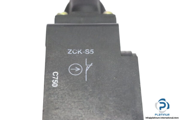 telemecanique-XCK-S-limit-switch-(new)-2