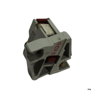 ferraz-MS-3V-2-5-fuse-block-(used)