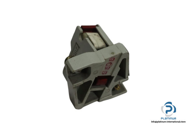 ferraz-MS-3V-2-5-fuse-block-(used)