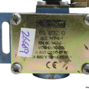 crouzet-838320-limit-switch-(used)-1
