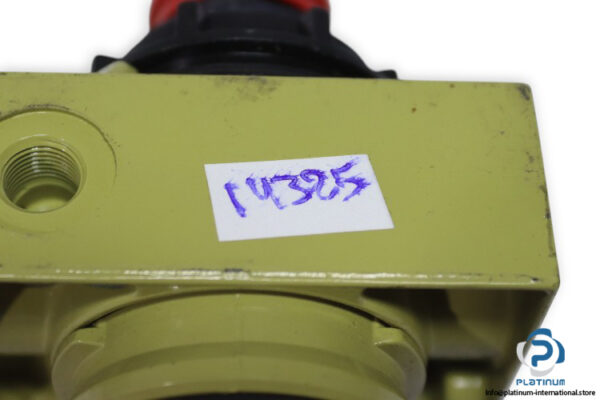 imi-norgren-R10-000-RNM0-pressure-regulator-with-flange-(new)-1