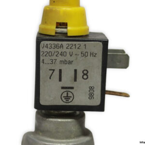 honeywell-VR4601P-gas-valve-(used)-1