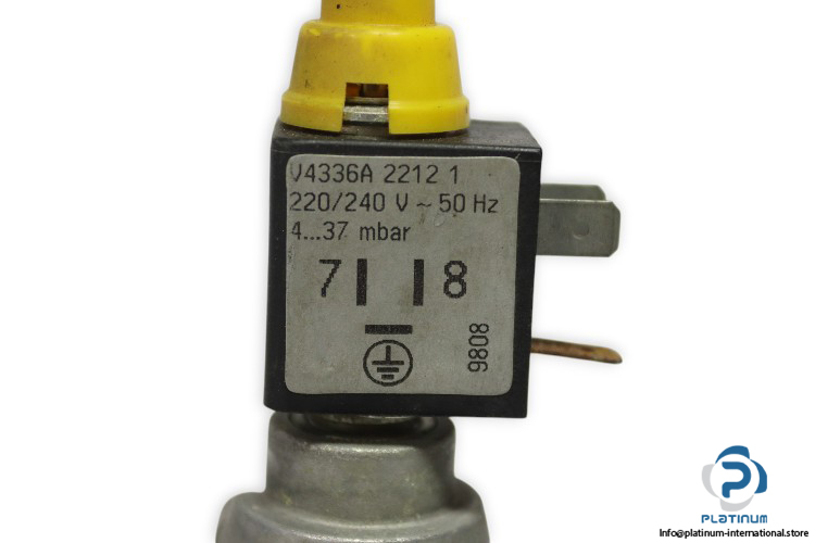 honeywell-VR4601P-gas-valve-(used)-1
