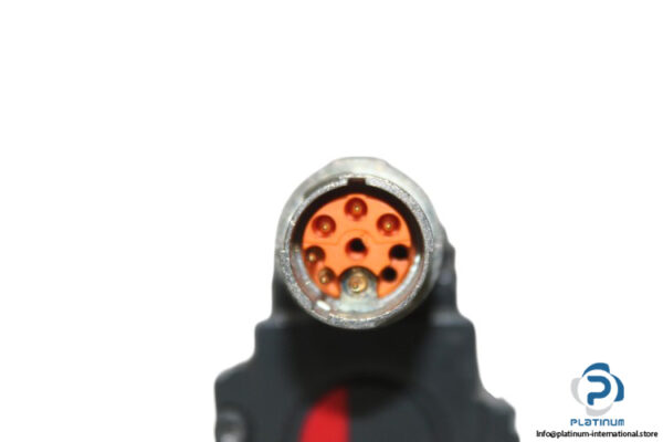 beckhoff-AM8111-0F20-0000-servomotor-used-2