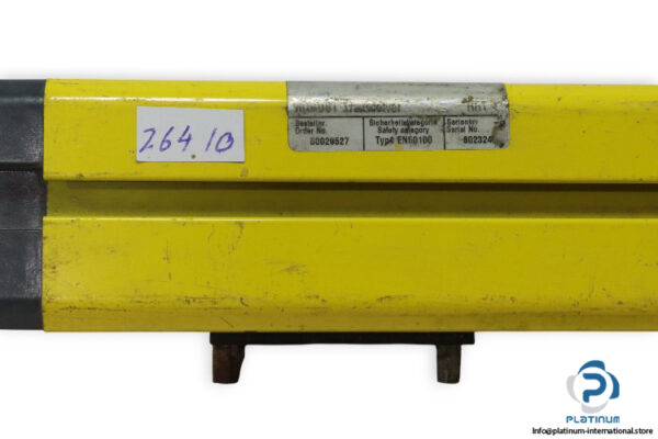 leuze-RRT42-multi-beam-safety-sensor-(used)-1