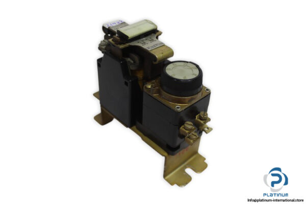 telemecanique-CA1-AS202-time-delay-relay-(used)