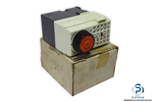 telemecanique-CA2-FT-111-time-relay-(new)