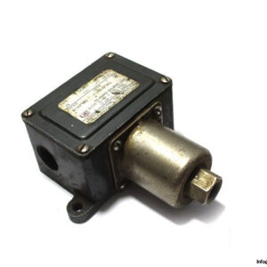 united-electric-J6-136-9501-pressure-switch