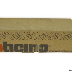 bticino-16101LT-cover-frame-kit-(new)-1