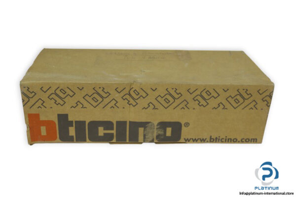 bticino-16101LT-cover-frame-kit-(new)-1