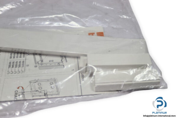 bticino-16101LT-cover-frame-kit-(new)-2