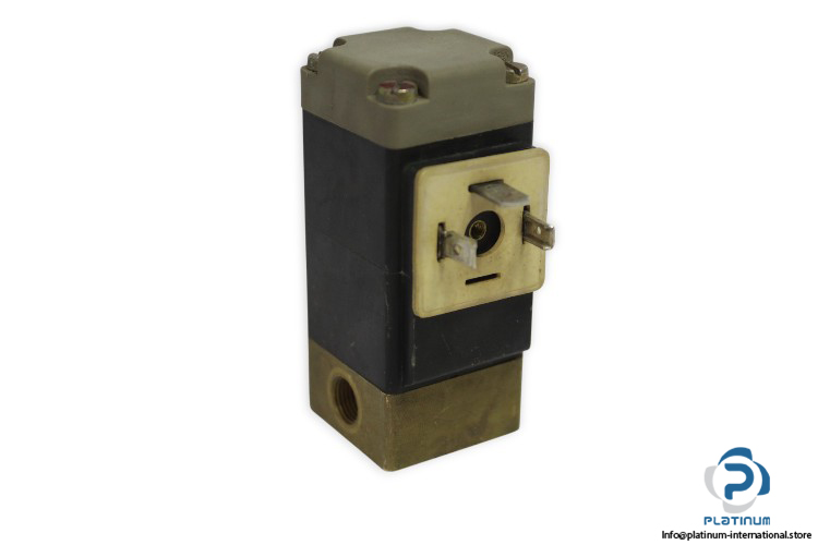 burkert-0211-B-3_0-FPM-MS-G1_8-plunger-valve-used