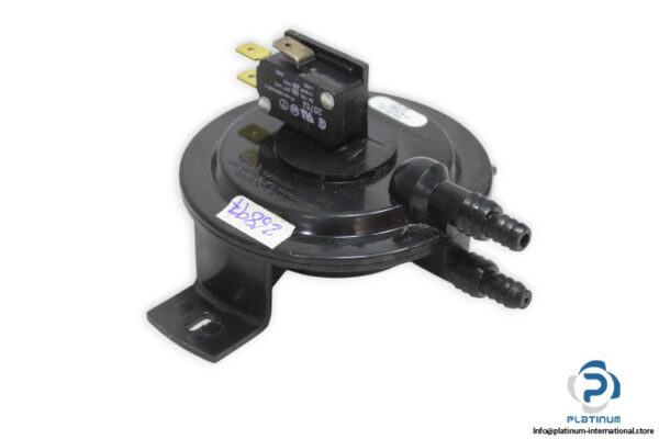 cleveland-controls-RSS-498-344-air-pressure-switch-(new)