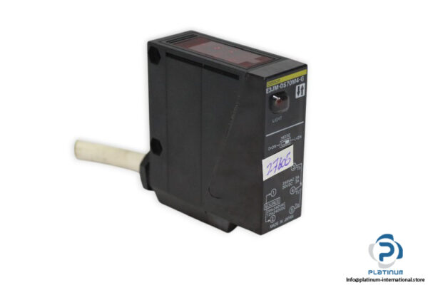 omron-E3JM-DS70M4-G-diffuse-reflective-sensor-(used)