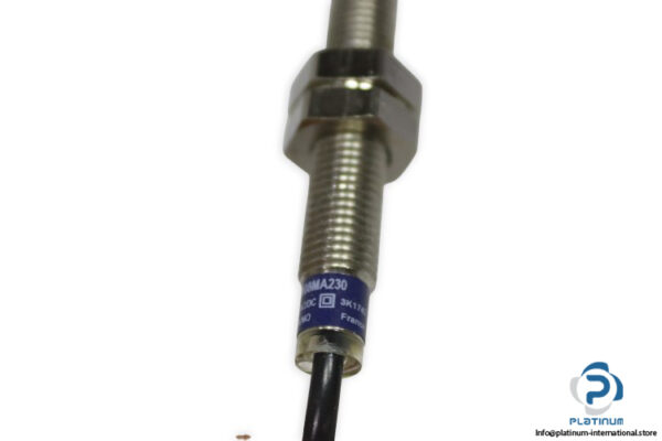 telemecanique-XS1M08MA230-inductive-proximity-sensor-(new)-3