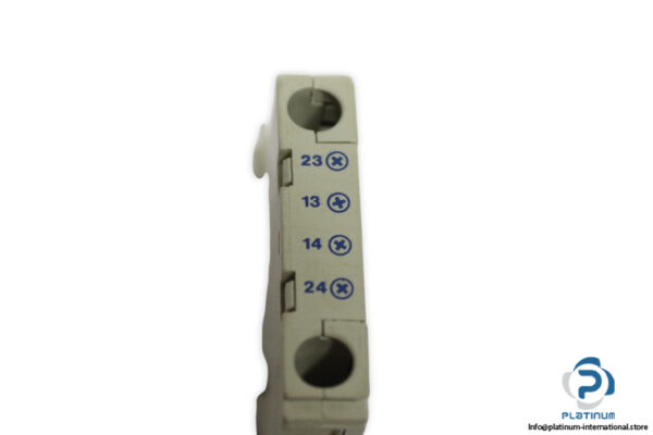 telemecanique-GV1-A02-auxiliary-contact-block-(used)-1