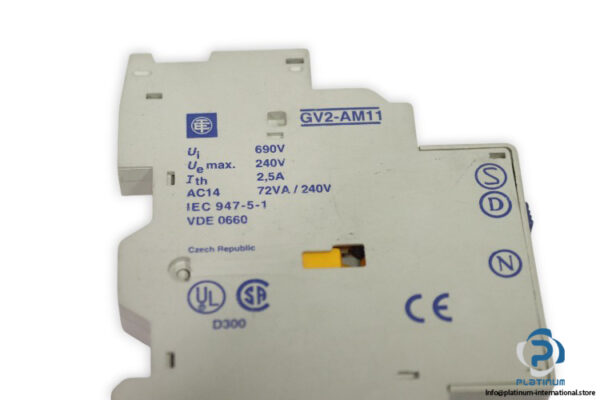 telemecanique-GV2-AM11-auxiliary-contact-block-(used)-2