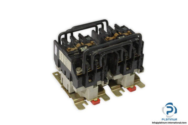 telemecanique-LC2-D403-reversing-contactor-(used)