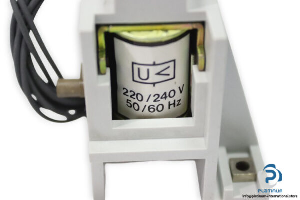 bticino-9M_220-undervoltage-relay-module-(new)-1