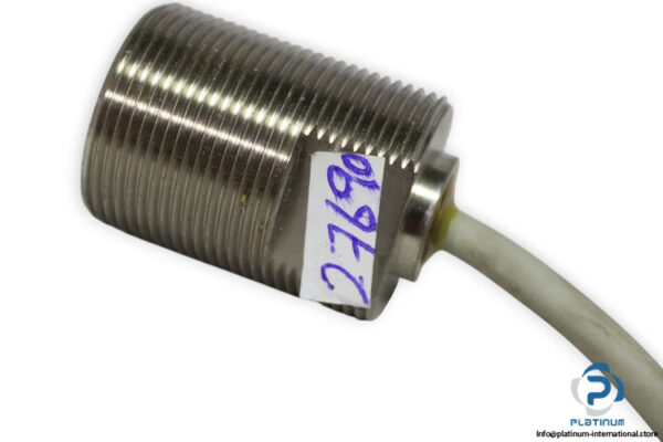 yamatake-honeywell-FL7M-10J6D-EL05-proximity-switch-(used)-1