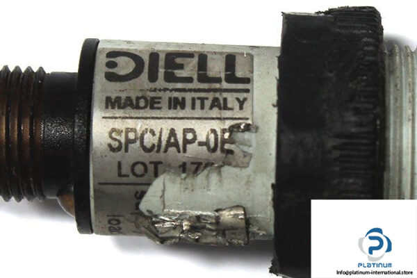 diell-spc_ap-0e-photoelectric-sensor-2