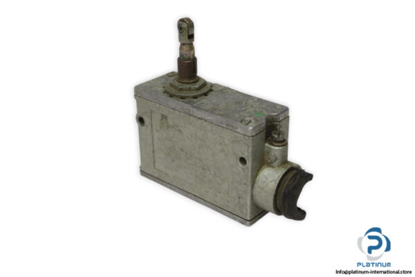 robotron-AF1.E1_1-micro-switch-(used)