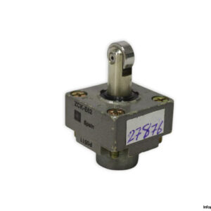 telemecanique-ZCK-E62-limit-switch-head-(used)