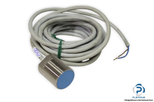 yamatake-FL7M-10J6D-L5-regular-cylindrical-proximity-switch-new