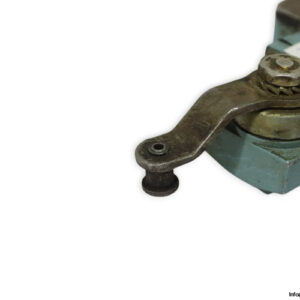 telemecanique-XCK-M1D15-limit-switch-used-l-2