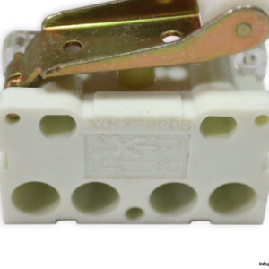 telemecanique-XC1ZP2205-limit-switch-contact-new-1