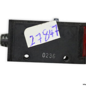 yamatake-HPA-R11-photoelectric-microswitch-sensor-used-1