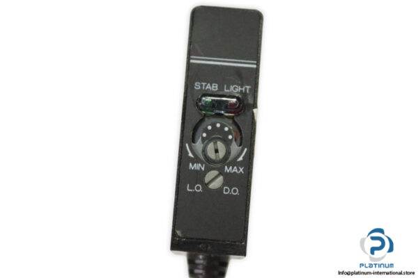 yamatake-HPA-R11-photoelectric-microswitch-sensor-used-2