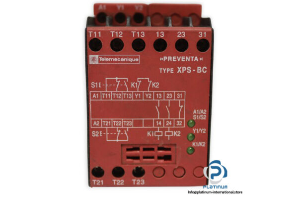 telemecanique-XPSBC1110-module-two-hand-control-(used)-1