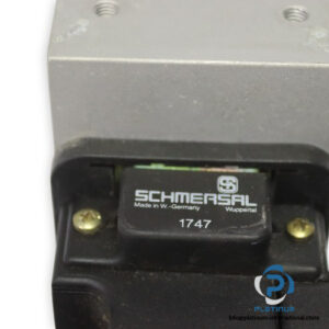 schmersal-AZM-161-B-ST1-AS-AP-solenoid-interlock-(used)-1