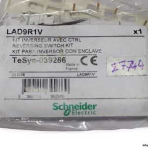 schneider-LAD9R1V-reversing-switch-kit-(new)-1