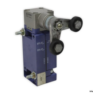 telemecanique-XCKJ-H29-limit-switch-used-2