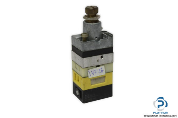 crouzet-81-502-160-pneumatic-pressure-switch-used