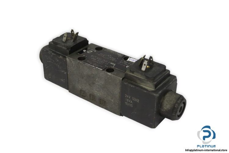 denison-4D01-3203-0302-B1G0A-directional-control-valve-used
