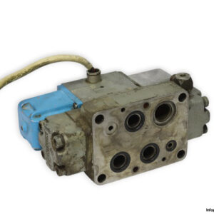 denison-D1D12-33-207-03-03-7002-V115-directional-control-valve-used-4