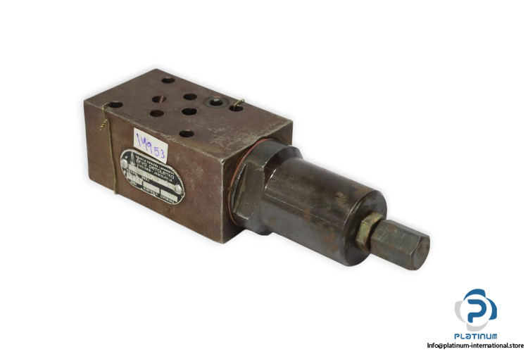 prva-petoletka-1521-10-39-hydraulic-pressure-relief-valve-used