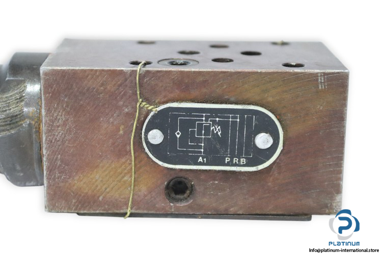 prva-petoletka-1521-10-39-hydraulic-pressure-relief-valve-used-2