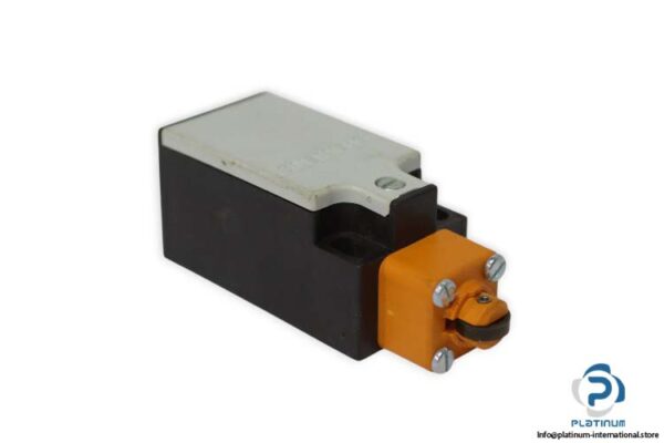 siemens-3SE2-200-6D-position-switch-(used)-1