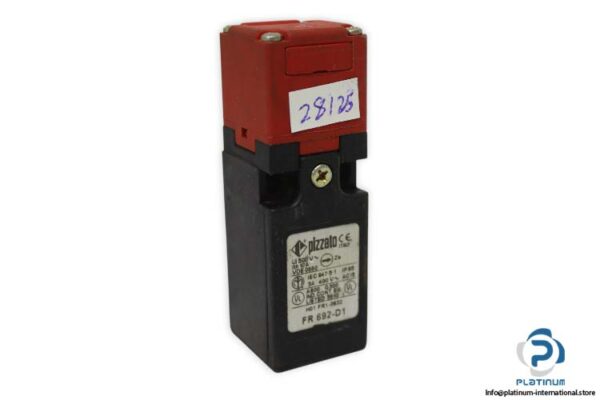 pizzato-FR-692-D1-H01-FR1-3632-safety-switch-(used)